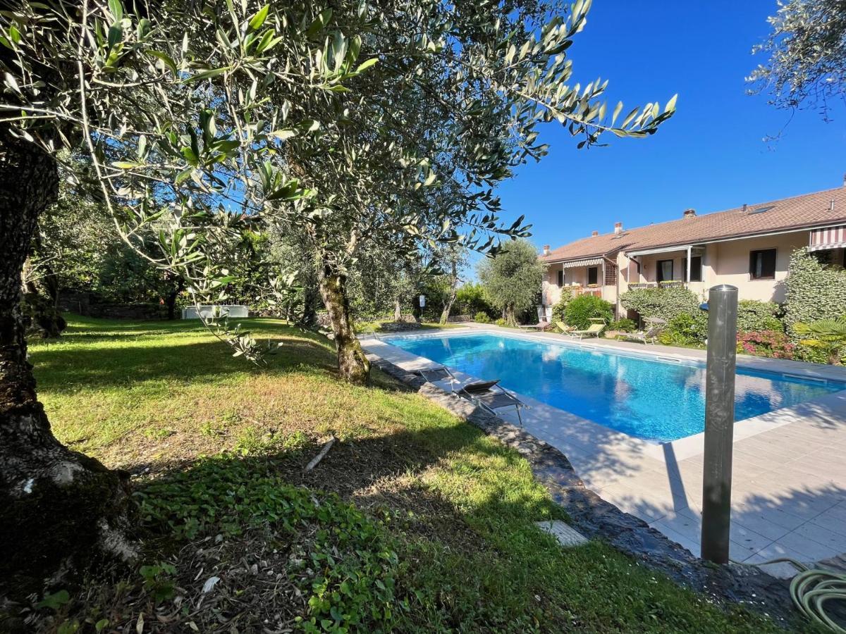 Apartamento Residenza Riviera Degli Olivi Torri Del Benaco Exterior foto