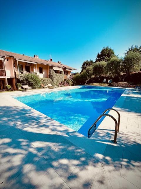 Apartamento Residenza Riviera Degli Olivi Torri Del Benaco Exterior foto
