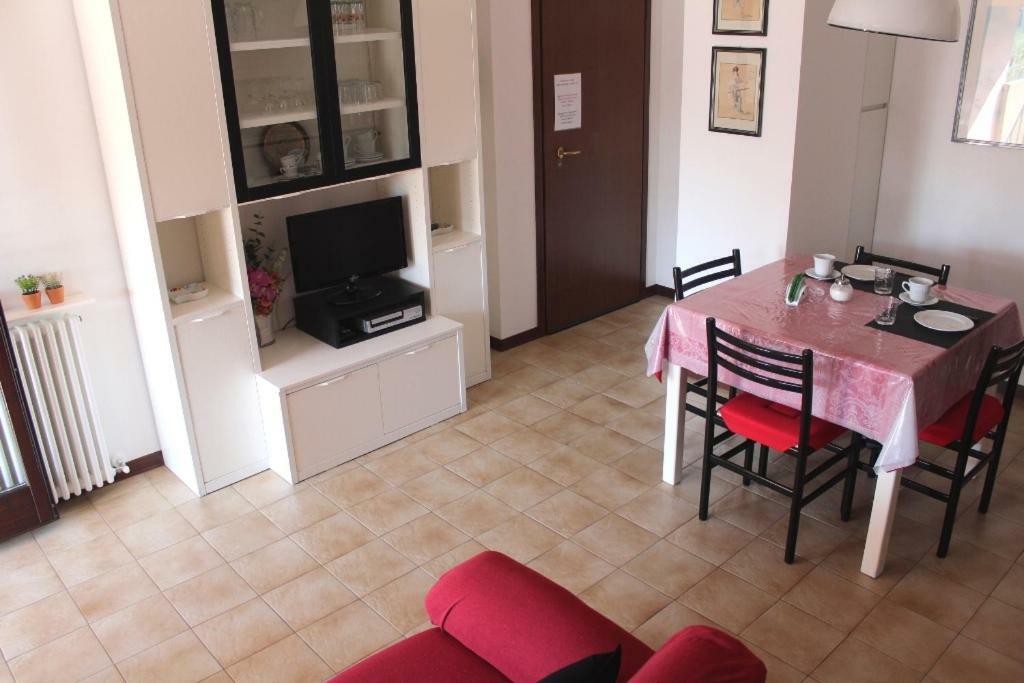 Apartamento Residenza Riviera Degli Olivi Torri Del Benaco Exterior foto