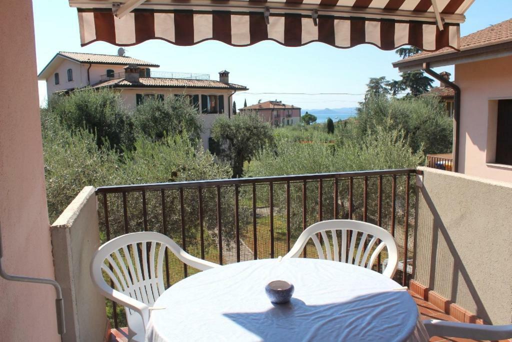 Apartamento Residenza Riviera Degli Olivi Torri Del Benaco Exterior foto